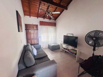 Venta Casa 3 ambientes + Depto 2 amb Miramar