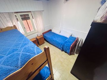 Venta Casa 3 ambientes + Depto 2 amb Miramar