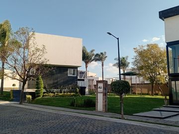 Venta de casa en Lomas de Angelópolis