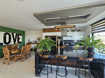 En venta: Moderna residencia en Paseo del Parque, Morelia