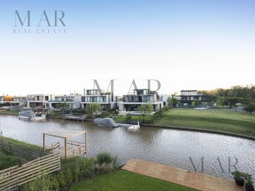 Casa en Venta, 5 suites, salida al río. El Yacht. Nordelta