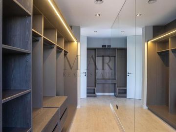 Casa en Venta, 5 suites, salida al río. El Yacht. Nordelta
