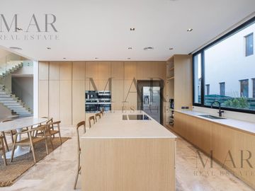 Casa en Venta, 5 suites, salida al río. El Yacht. Nordelta