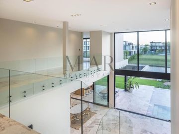 Casa en Venta, 5 suites, salida al río. El Yacht. Nordelta