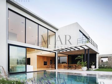 Casa en Venta, 5 suites, salida al río. El Yacht. Nordelta