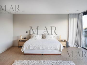 Casa en Venta, 5 suites, salida al río. El Yacht. Nordelta