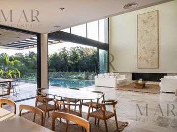 Casa en Venta, 5 suites, salida al río. El Yacht. Nordelta