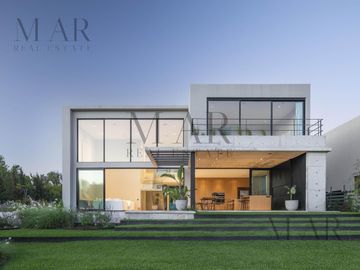 Casa en Venta, 5 suites, salida al río. El Yacht. Nordelta