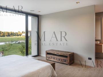 Casa en Venta, 5 suites, salida al río. El Yacht. Nordelta