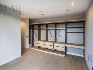 Casa en Venta, 5 suites, salida al río. El Yacht. Nordelta