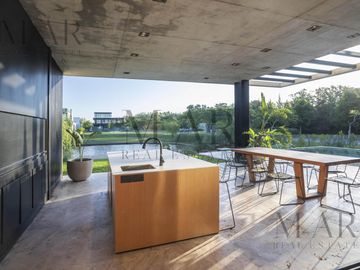 Casa en Venta, 5 suites, salida al río. El Yacht. Nordelta