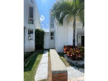 *SE VENDE CASA EN EL CASTILLO JAMUNDI CR 8968949