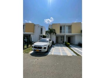*SE VENDE CASA EN EL CASTILLO JAMUNDI CR 8968949