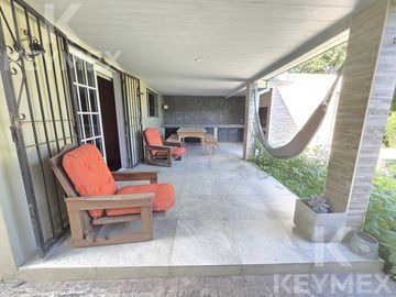 Casa en  Venta 3 dormitorios con jardín