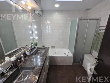 Casa en  Venta 3 dormitorios con jardín