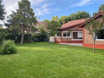 Neuquen. Venta Casa 2 dormitorios (suite) en una sola planta. Barrio Rincon Club de Campo