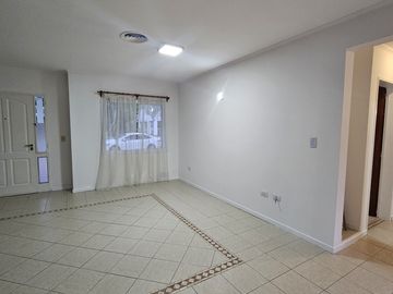Neuquen. Venta Casa 2 dormitorios (suite) en una sola planta. Barrio Rincon Club de Campo