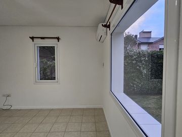 Neuquen. Venta Casa 2 dormitorios (suite) en una sola planta. Barrio Rincon Club de Campo