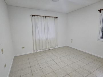 Neuquen. Venta Casa 2 dormitorios (suite) en una sola planta. Barrio Rincon Club de Campo