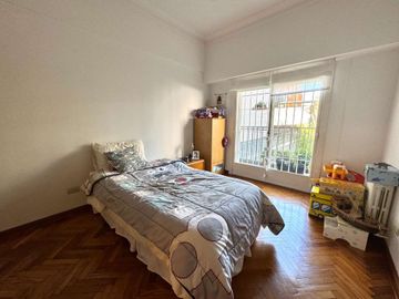 Venta 6 ambientes/Piso/2 cocheras/Impec/Reformado
