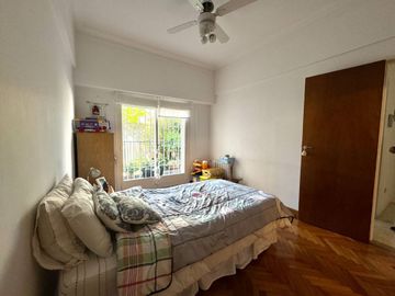 Venta 6 ambientes/Piso/2 cocheras/Impec/Reformado