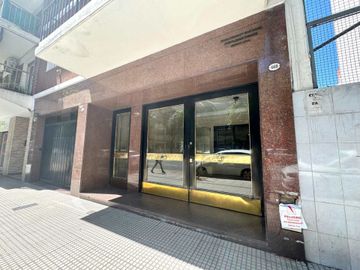 Venta 6 ambientes/Piso/2 cocheras/Impec/Reformado