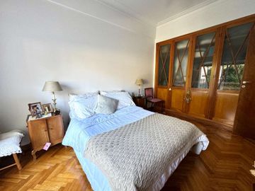 Venta 6 ambientes/Piso/2 cocheras/Impec/Reformado