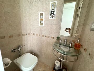 Venta 6 ambientes/Piso/2 cocheras/Impec/Reformado