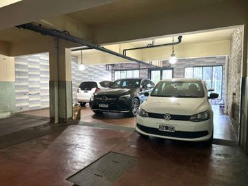 Venta 6 ambientes/Piso/2 cocheras/Impec/Reformado