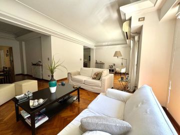 Venta 6 ambientes/Piso/2 cocheras/Impec/Reformado