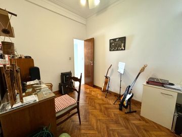 Venta 6 ambientes/Piso/2 cocheras/Impec/Reformado