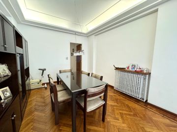 Venta 6 ambientes/Piso/2 cocheras/Impec/Reformado