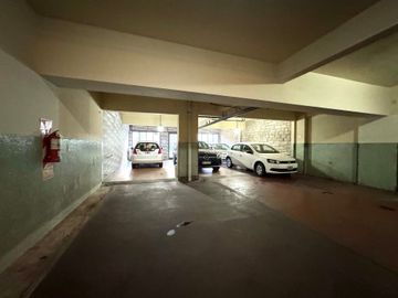 Venta 6 ambientes/Piso/2 cocheras/Impec/Reformado