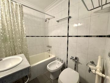 Venta 6 ambientes/Piso/2 cocheras/Impec/Reformado