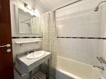 Venta 6 ambientes/Piso/2 cocheras/Impec/Reformado
