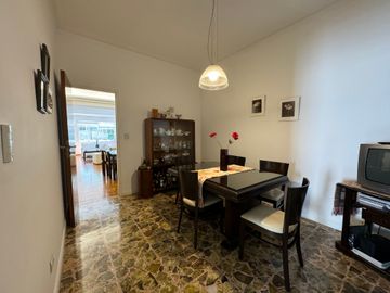 Venta 6 ambientes/Piso/2 cocheras/Impec/Reformado