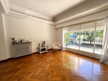 Venta 6 ambientes/Piso/2 cocheras/Impec/Reformado