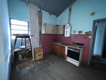 VENTA CASA 3 AMBIENTES - ISIDRO CASANOVA