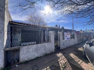 VENTA CASA 3 AMBIENTES - ISIDRO CASANOVA