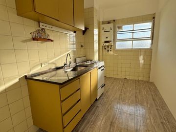 DEPARTAMENTO VENTA CABALLITO 2 AMBIENTES BALCON