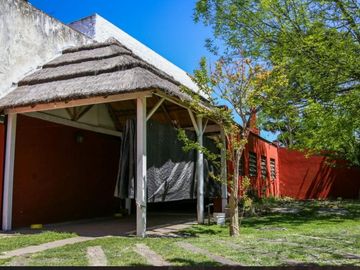 ESPECTACULAR CASA MAS TERRENO CON DOS LOCALES