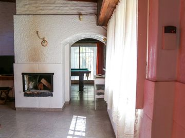 ESPECTACULAR CASA MAS TERRENO CON DOS LOCALES