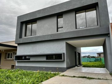 CASA PRADERAS DEL NOGAL