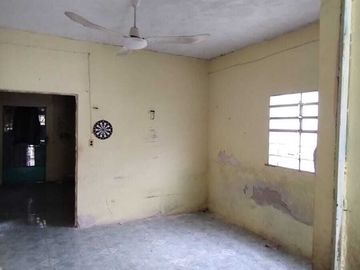 En venta casa para remodelar en el barrio de Santa Ana, Centro de Mérida.