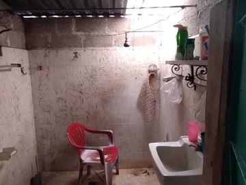 En venta casa para remodelar en el barrio de Santa Ana, Centro de Mérida.