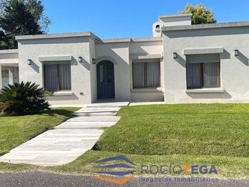 Casa en venta en Country Banco Provincia