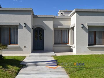 Casa en venta en Country Banco Provincia