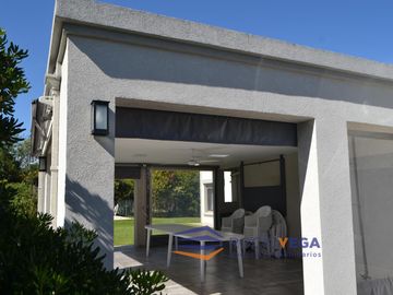 Casa en venta en Country Banco Provincia