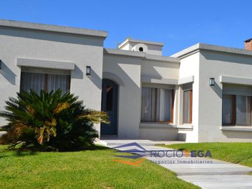 Casa en venta en Country Banco Provincia