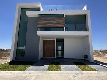 Hermosa casa en VENTA en Valle Imperial